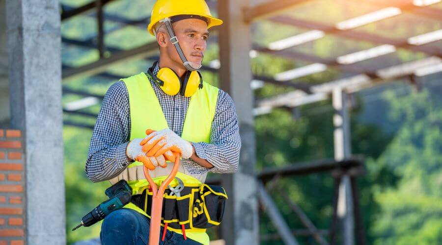 Professional gutter cleaning in Alice, TX